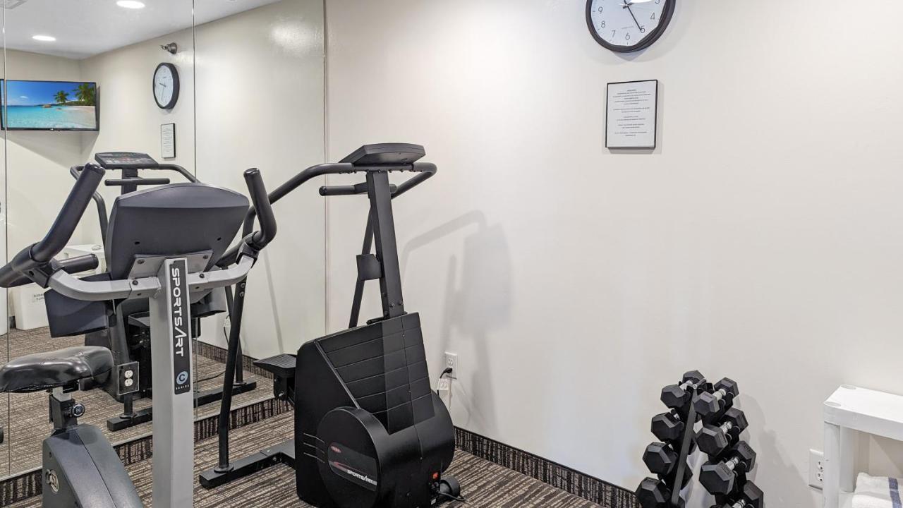 Estherville Hotel & Suites エクステリア 写真