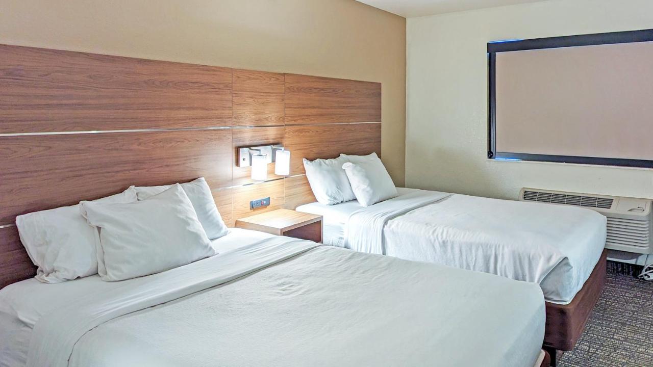 Estherville Hotel & Suites エクステリア 写真