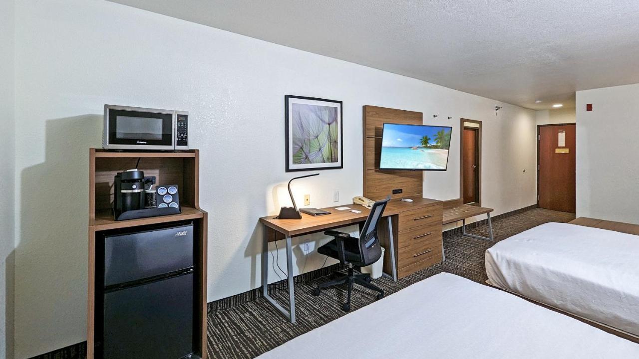 Estherville Hotel & Suites エクステリア 写真