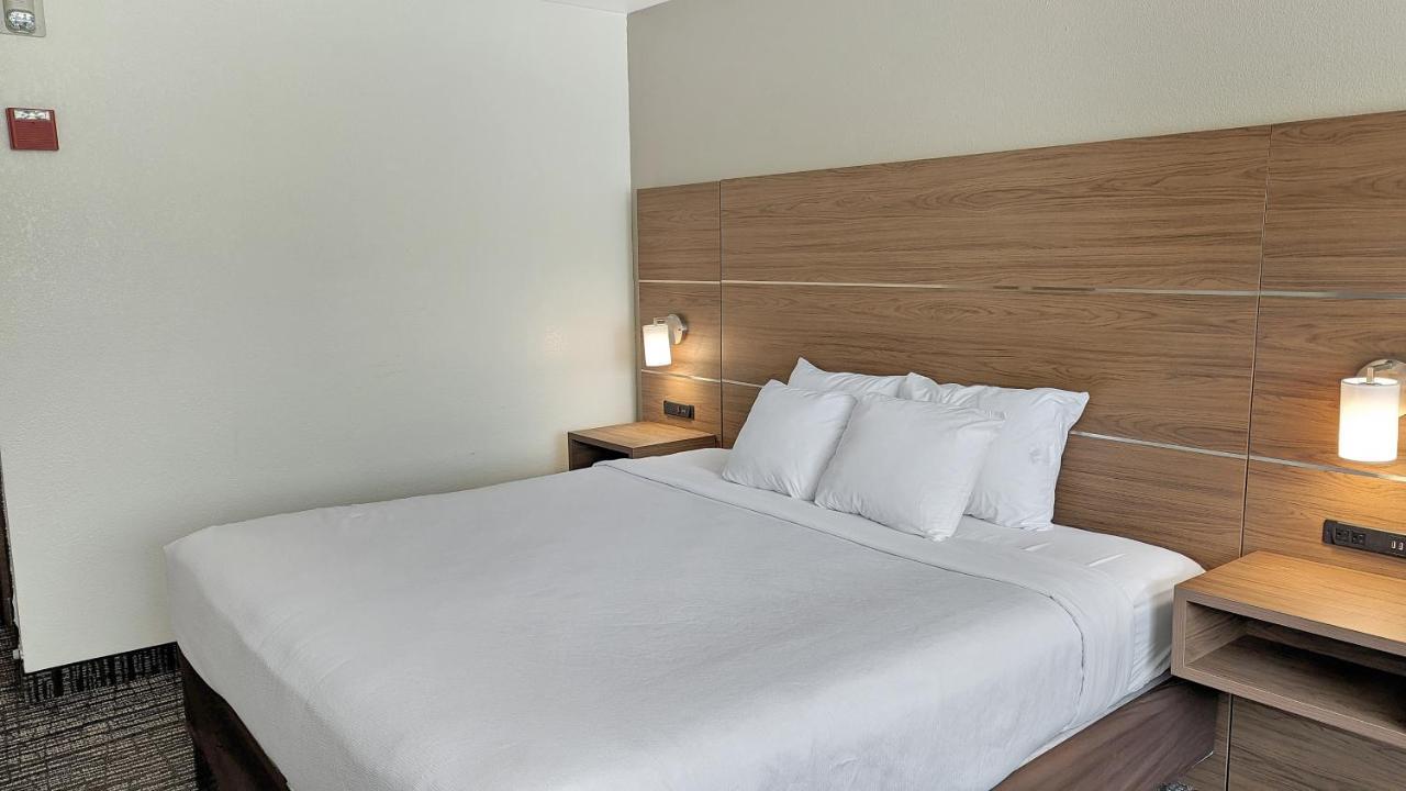 Estherville Hotel & Suites エクステリア 写真